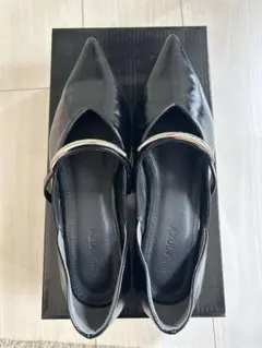 AZUL 黒のポインテッドトゥパンプス