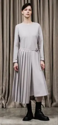 【最終お値下げ】　新品、未使用　UNTITLED アンタイトル　ワンピース　S