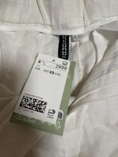 H&M アイボリーパンツ　春夏向き