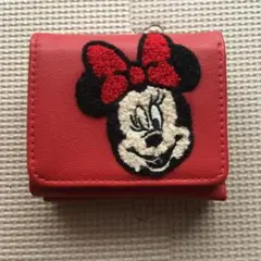 ディズニーストア　ミニーちゃん折り畳み財布　コンパクト財布