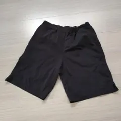 黒のハーフパンツ ゴムウエスト ベルクロ付き