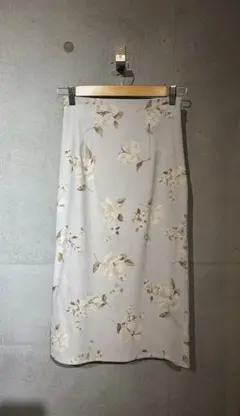 【美品】BE RADIANCE ビーラディエンス 花柄 ロングスカート Fのサムネイル