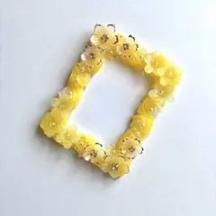 【No.407】ホイップデコ　トレカケース　硬質ケース　黄色　白　花