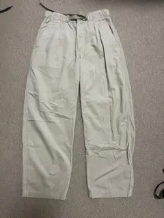 ユニクロU コーデュロイタックワイドパンツ