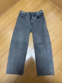 グレー ワイドレッグデニム