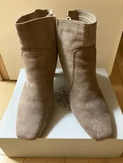 【新品】ベージュ スエード ブーツ 24cm