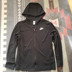 Nike ジュニア 黒 フルジップパーカー Mサイズ