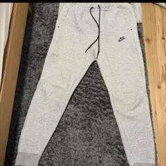 NIKE Tech Fleece パンツ　グレーのサムネイル