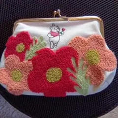 プーさん花柄刺繍がま口ポーチ