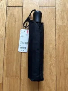 【新品】 UNIQLO ユニクロ UVカットコンパクトアンブレラ ブラックのサムネイル