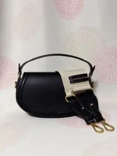 未使用 美品 ZARA ﻿フラップ クロスボディバッグ ブラック 黒