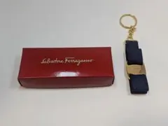 【極美品】Salvatore Ferragamo ヴェラリボン キーホルダー