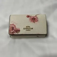 新品COACH 花柄 レザーキーケース