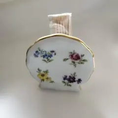 Item thumbnail for item 7fa8d766-877e-4f80-8b9d-1459555860b7