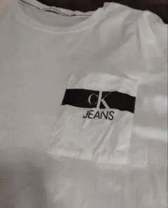 売切価格【入手困難・最安】カルバン・クライン・ジーンズ胸ポケTシャツ