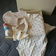 値下げ　赤ちゃんの城　ミニオール　スタイ　ガラガラ　セット