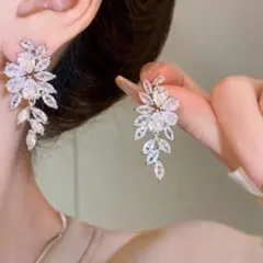 キュービックジルコニア　ピアス