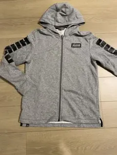 PUMA グレー ジップアップパーカー
