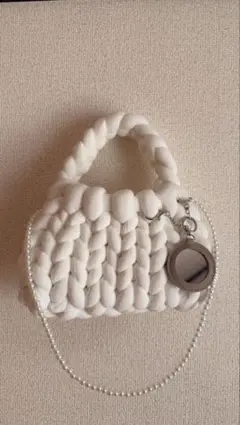 ホワイト編み込みショルダーバッグ