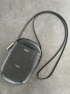 Beaure ブラック　レザーショルダーバッグ　スマホショルダーのサムネイル