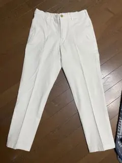 ホワイト スラックス UNIQLO