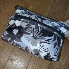 未使用‼️ LeSportsac フラワーパターン ポーチ