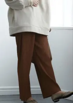 vis プリーツパンツ ブラウン フリーサイズ ゆったり　ウエストゴムのサムネイル