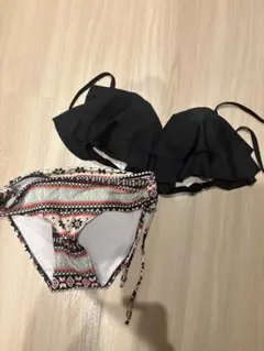 フリル付きセパレート水着 ブラック/ワイヤー入り