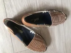 ブラウン編み込みフラットサンダル