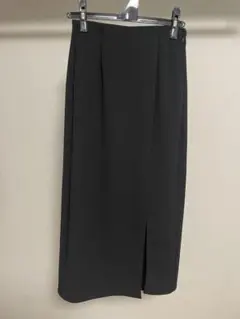 【美品】GU ブラックタイトスカート 前スリットあり