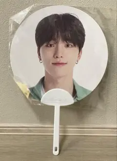 2025年最新】seventeen うちわ ディノの人気アイテム - メルカリ