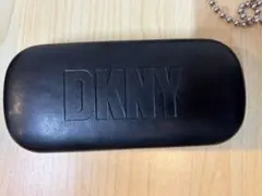 DKNY サングラス チェーン付き