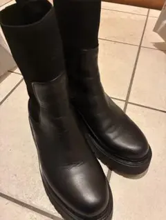 77%に値下げ⇨サイドゴア　ミディアムブーツ(ブラック)