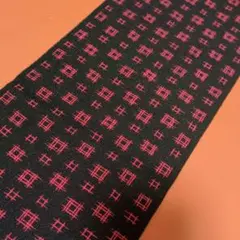黒地赤幾何学模様 半襟
