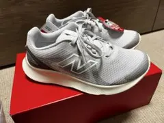New Balance グレー ワイドスニーカー