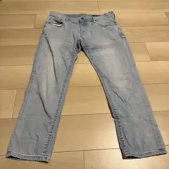 ライトブルーストレートデニムパンツ