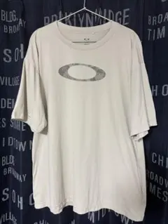 Oakley Tシャツ