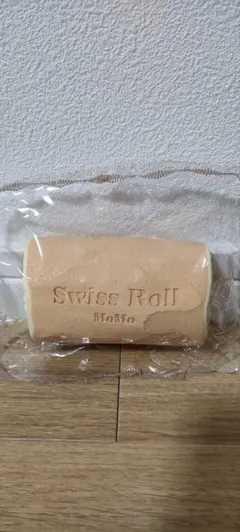 momo ロールケーキ　スクイーズ　１点