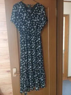 フラワープリントワンピース　ロング　花柄　Hudson honey