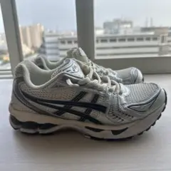 ASICS Gel Kayano 14 クリーム
