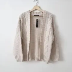 新品　Right-onライトオン　ケーブル編みニットカーディガン
