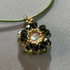 SALEハンドメイドファイヤーポリッシュビーズ⭐️リバーシブルペンダント⭐️グリーン