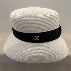 CHANEL ホワイトバケットハット ノベルティのサムネイル