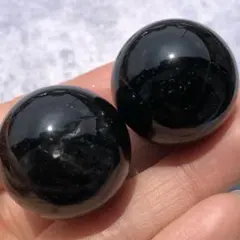 【ラスト一点！大特価！２個セット】最強魔除け　天然石　モリオン　丸玉82のサムネイル