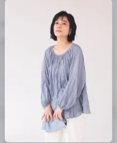 qualite カリテ シャーリング シフォン ブラウス ブルーのサムネイル