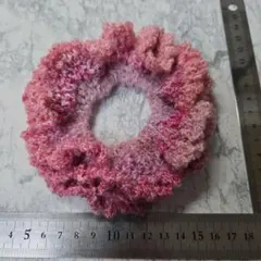 ピンク系ニットシュシュ