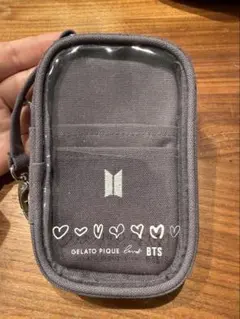 佐*子様 【激レア】ジェラートピケ × BTS コラボポーチ ポーチ 限定品のサムネイル