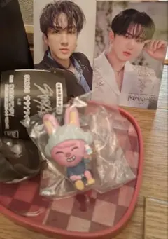 スキズ ガチャ サウナフィギュア トェッキ トレカ オリジナルステッカー付き