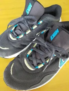 NIKE−ブラックスニーカー…26㌢ランニングシューズ