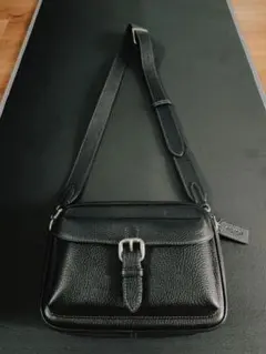 COACH レザー ショルダーバッグ ブラックのサムネイル